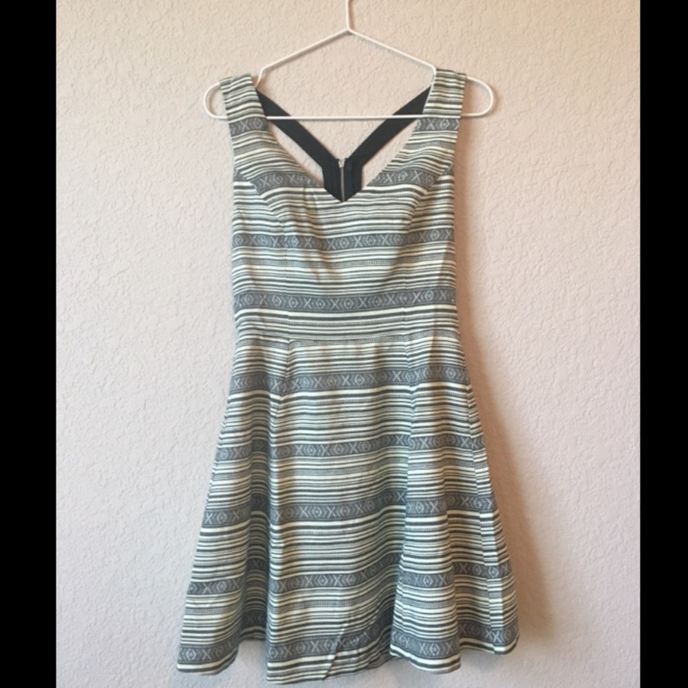 NWT Chandi & Lia Textured Tribal Stripe Dress S